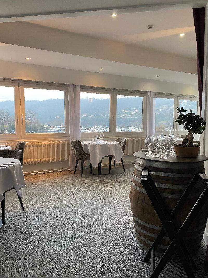 Hotel Le Bellevue Les Roches-de-Condrieu 外观 照片
