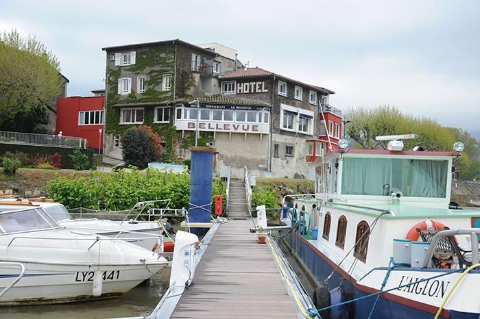 Hotel Le Bellevue Les Roches-de-Condrieu 外观 照片