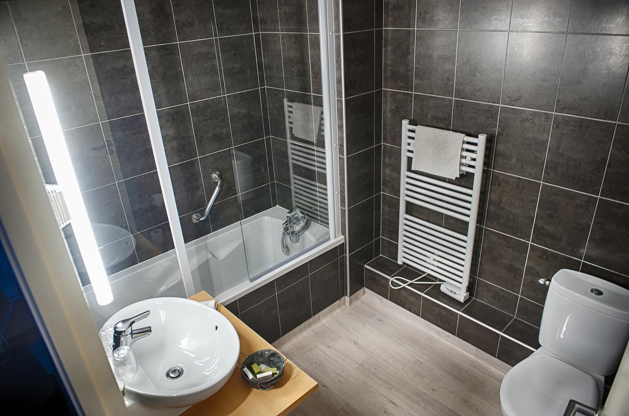 Hotel Le Bellevue Les Roches-de-Condrieu 外观 照片
